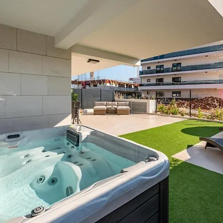 Appartamento Modern With Whirlpool & Few Steps Away From The - Borik, Zara