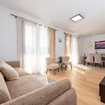 Modern With Whirlpool & Few Steps Away From The - Borik, Daire Zadar