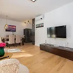 Modern With Whirlpool & Few Steps Away From The - Borik,