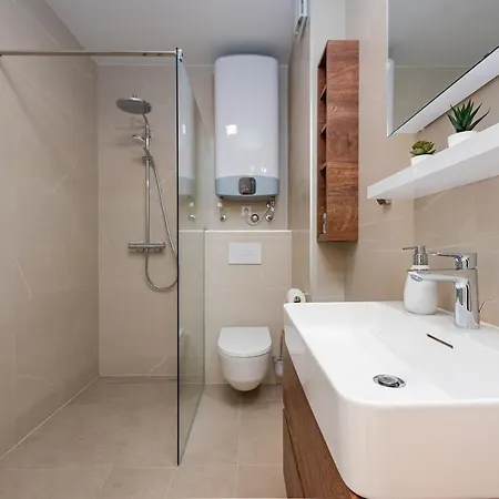 Modern With Whirlpool & Few Steps Away From The - Borik,